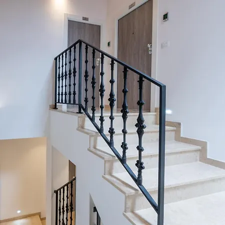 Aaa & With Free Private Parking - Reservation Needed