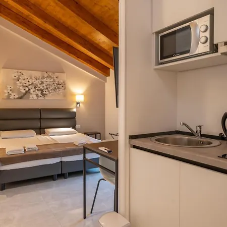 Apartment Aaa & With Free Private Parking - Reservation Needed