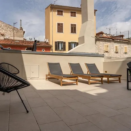 Aaa & With Free Private Parking - Reservation Needed Apartment *