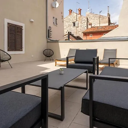 Aaa & With Free Private Parking - Reservation Needed 아파트