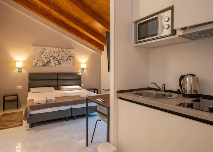 Appartement Aaa & With Free Private Parking - Reservation Needed
