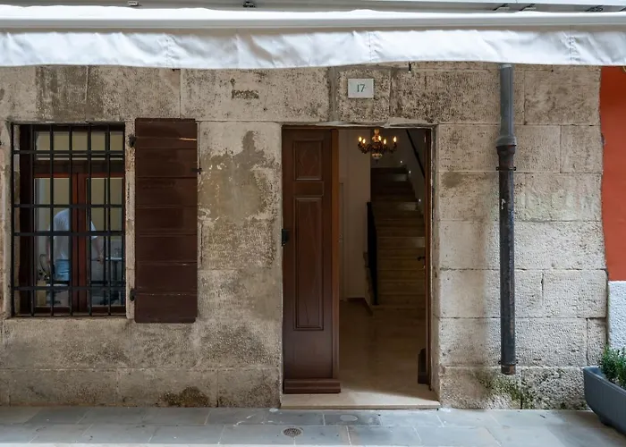 Διαμέρισμα Aaa & With Free Private Parking - Reservation Needed *