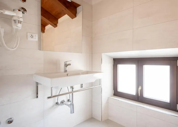 Aaa & With Free Private Parking - Reservation Needed Διαμέρισμα *