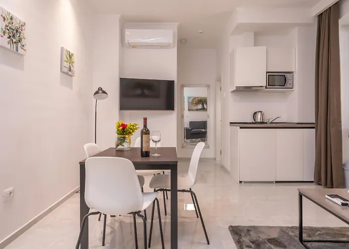 Aaa & With Free Private Parking - Reservation Needed Διαμέρισμα